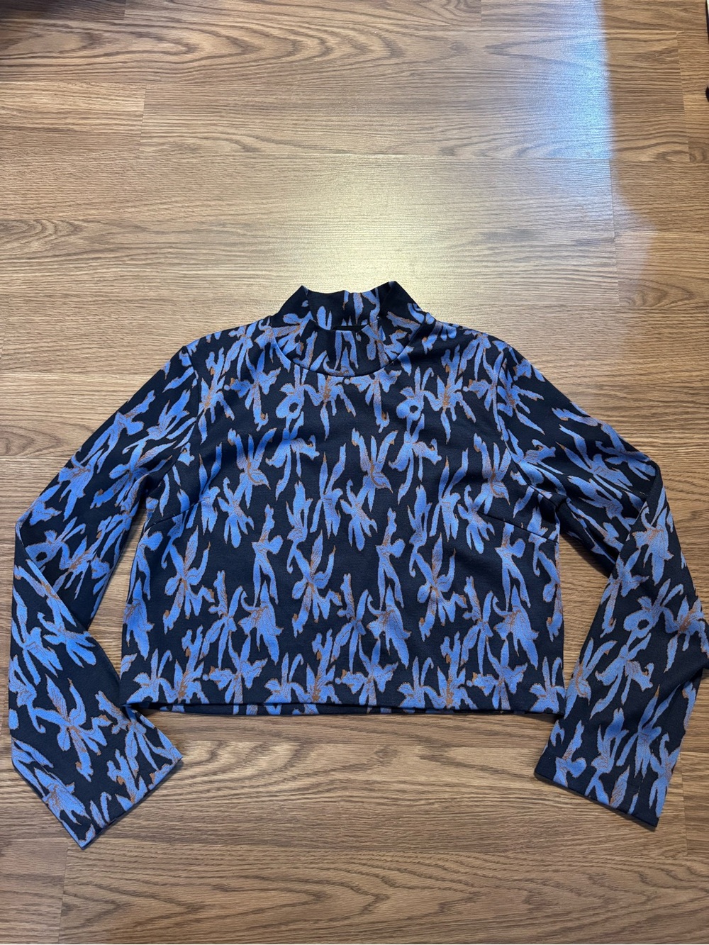 Desigual Mock Neck Long Sleeve Crop Top in Blue Abstract Print